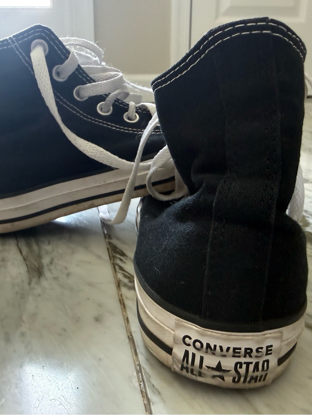 Converse Ladies 9 Men’s  7  Black and White Chuck Taylor High-Top Sneakers - Picture 4 of 4